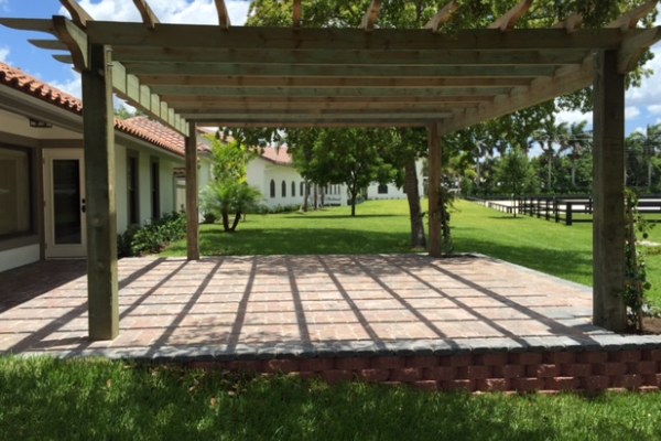 Outdoor Kitchen and Backyard Entertainment